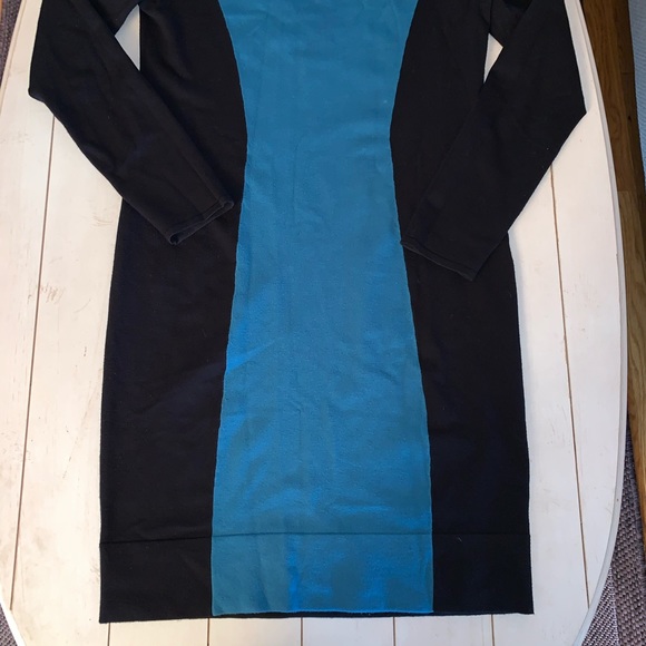 Karen Millen // Dress Size 4 - Picture 6 of 8